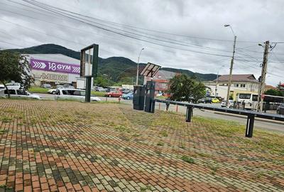 Spa?iu comercial de 40mp de inchiriat in zona 1 Mai - 1