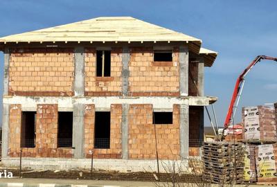 Casă cu 4 camere în Roșu - 12