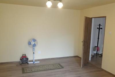 Inchiriez apartament 2 camere in Deva, zona ultracentrala, parter, - 1