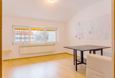 Casă cu 5 camere cu Teren 350 Mp în Titulescu - 1