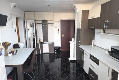 Inchiriez apartament cu doua camere - 1