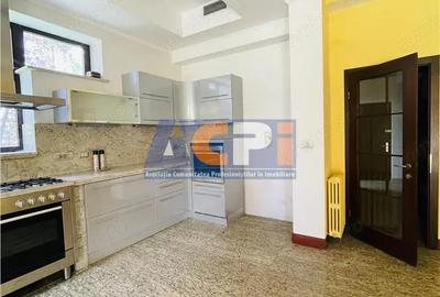 VANZARE CASA VILA 6 CAMERE 652 mp TEREN ZONA SISESTI SECTOR 1 - 7