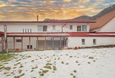 Casă cu 10 camere cu Teren 411 Mp în Schei - 23