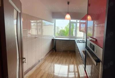 Apartament cu 3 camere decomandat în ICIL