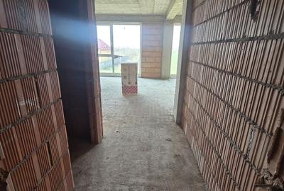 Apartament cu 2 camere semidecomandat în Moșnița Nouă - 18