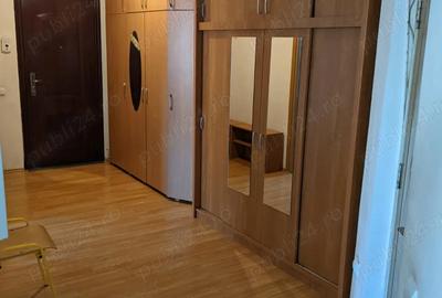 Vand ap in Flore?ti ,str Florilor ,intre case ,strada privata ,asfaltata ,suprafa?a totala 61 mp. - 3