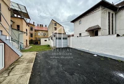 Apartament cu 4 camere circular, mobilat în Central