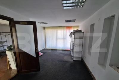 Casă cu 7 camere cu Teren 756 Mp în Central - 3