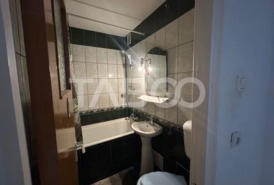 Apartament 3 camere de inchiriat Mihai Viteazul cu balcon si pivnita Apartament 3 camere de inchiriat Mihai Viteazul cu balcon si pivnita - 8