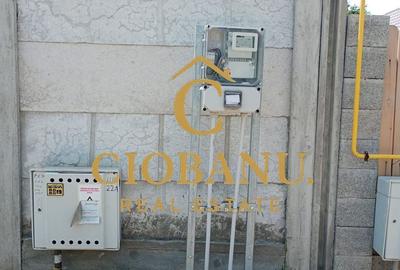 Teren intravilan imprejmuit cu gard de beton de vanzare - 1