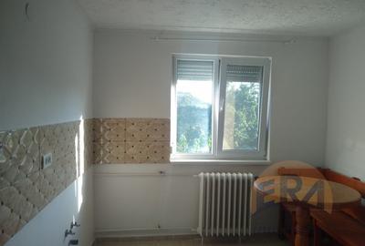 Garsoniera 1 camera,Rogerius, Str. Aluminei - 3