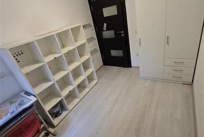 Apartament cu 3 camere semidecomandat în Podu Roș - 7