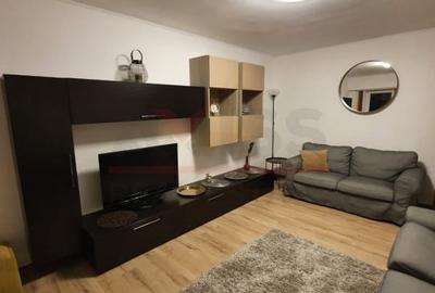 Apartament cu 3 camere decomandat, mobilat în Dacia