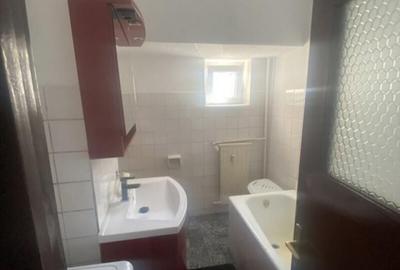 Central,B dul.Unirii, colt cu B-dul. Mircea Voda,Ap.2 cam. - 8