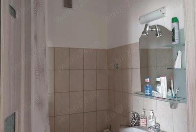 Apartament cu 3 camere semidecomandat în Central - 9