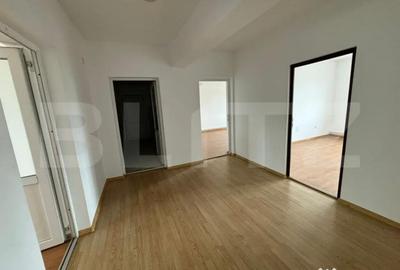 Spațiu comercial, de 132 mp, în Central - 6