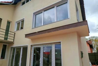 Apartament cu 3 camere decomandat în Stupini - 2