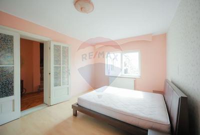 Casă cu 8 camere cu Teren 500 Mp în Iosia - 31