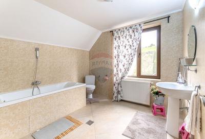 Casa de vacanta | Pensiune 3 Margarete | FUNDATA, BRASOV| COMISION 0 | - 4