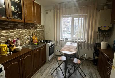 Apartament 3 camere decomandat, bloc 1994 - 3