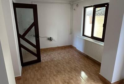 Casă de închiriat în zona Faleza Nord - 27