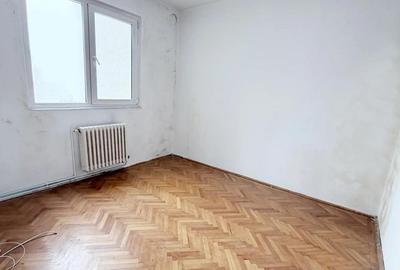 Apartament cu 3 camere decomandat în Dâmbu Pietros