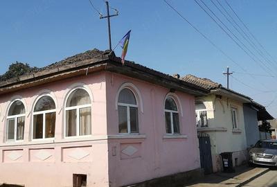 Casă cu 5 camere cu Teren 220 Mp în Ostrov - 10
