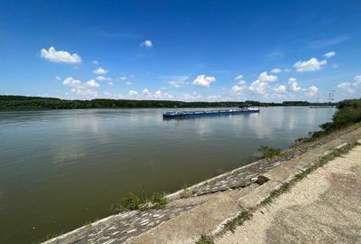 Vând teren intravilan în Portul Cernavodă, 10.000 mp Vând teren intravilan în Portul Cernavodă, 10.000 mp - 1