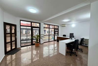 Spațiu comercial, de 40 mp, în Gura Văii - 2