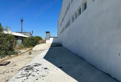 Spațiu comercial, de 900 mp, în Industrială - 3