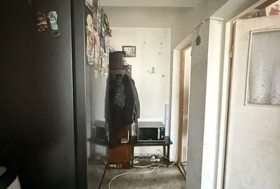 Apartament cu 3 camere semidecomandat în Podu Roș - 1