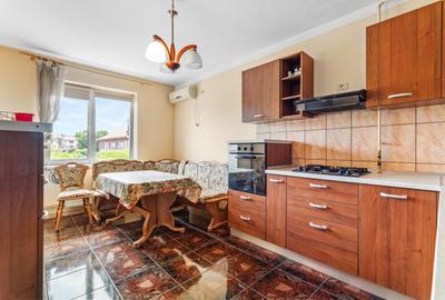 Vilă tip bloc 12 camere, 2 garaje 2 boxe  zona Tomis 1  Flămânda - 19