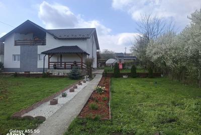 Casă cu 4 camere cu Teren 1345 Mp în Central - 1