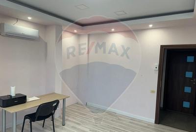 Spațiu comercial, de 14 mp, în 15 Noiembrie - 1
