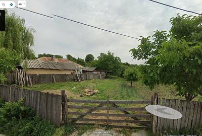 Casă cu Teren 2000 Mp în Comarna - 2