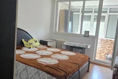 Apartament 3 camere Titan decomandat etaj 2/4