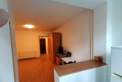 Garsoniera la 12 min de Metrou Aparatorii Patriei 31mp - 1