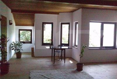 Casa 4 camere 2 bai 190 mp utili plus gradina 3125 mp zona Ciugud - 3