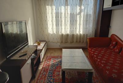 Apartament cu 2 camere semidecomandat în Șcheia