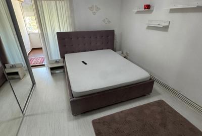 Garsonieră decomandată în Central