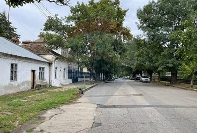 Teren Construcții intravilan de 800 mp, în Central - 4