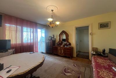 Apartament cu 2 camere, semidecomandat, situat in zona Podul de Piatra-Cantemir