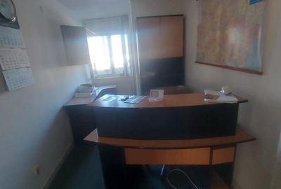 Birou sau apartament de locuitcu trei camere ultracentral cu un view de invidiat - 3