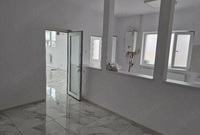 Spațiu comercial, de 86 mp, în Central - 4