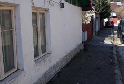 Casă cu 4 camere în Central - 1