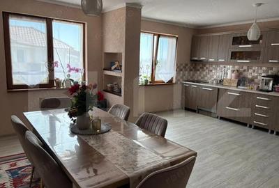 Casa cu 3 dormitoare, 186 mp, teren 696 mp, zona Paulesti - 3