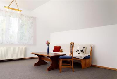 Casă individuală cu 6 camere cu Canalizare în Schei - 19