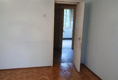 Apartament 3 camere Str. Constantin Brezeanu pre? 63000!! - 2
