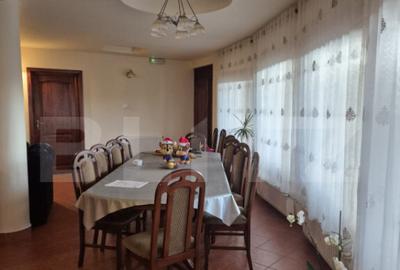 Casa de vanzare in Corunca, ideala pentru 2 familii sau pens - 32