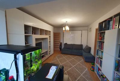 Uranus, 2 camere, vagon, etaj 3,fara comision, 90000 euro Uranus, 2 camere, vagon, etaj 3,fara comision, 90000 euro - 2